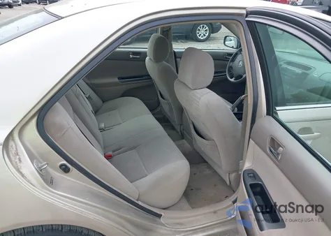 2005 Toyota Camry Std z USA, uszkodzony, nr VIN 4T1BE32K25U092881